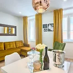 Hedone Luxury 3 With Free Parking Apartman Pula