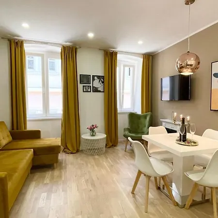 Lägenhet Hedone Luxury 3 With Free Parking Pula