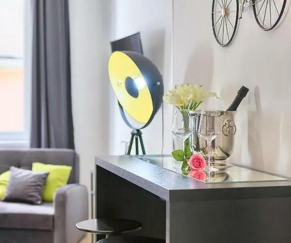 Hedone Luxury 3 With Free Parking Apartment