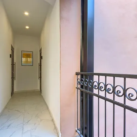 Hedone Luxury 3 With Free Parking Apartment