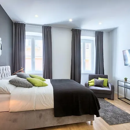 Hedone Luxury 3 With Free Parking