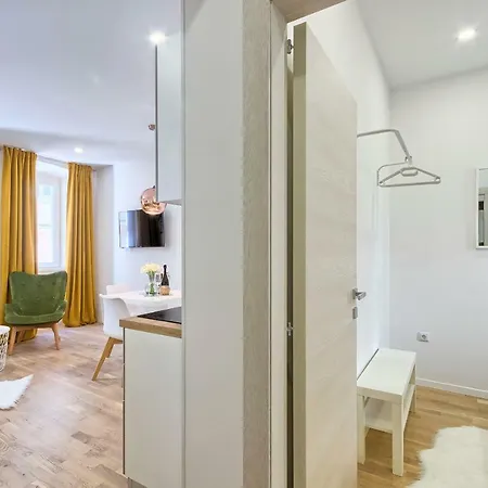 Hedone Luxury 3 With Free Parking Apartment