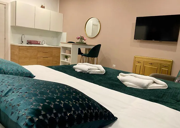 Hedone Luxury 3 With Free Parking Apartmán