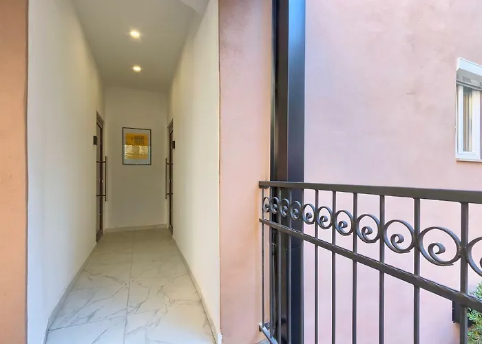 Hedone Luxury 3 With Free Parking Apartmán