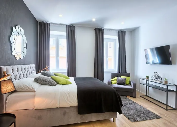 Hedone Luxury 3 With Free Parking