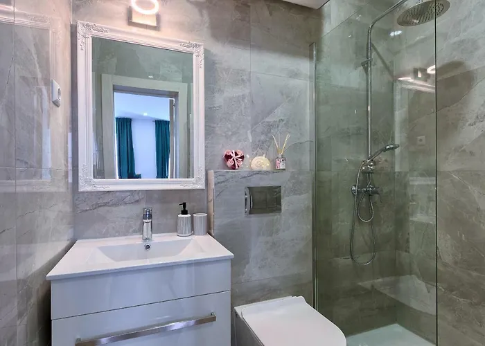 Hedone Luxury 3 With Free Parking