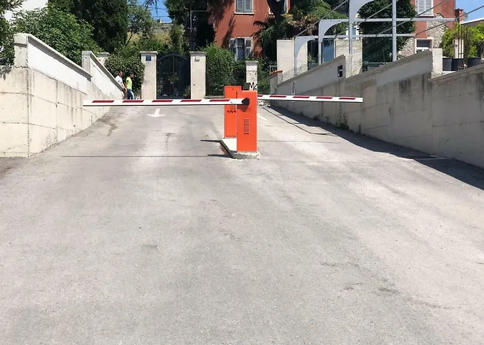 Hedone Luxury 3 With Free Parking Apartmán *